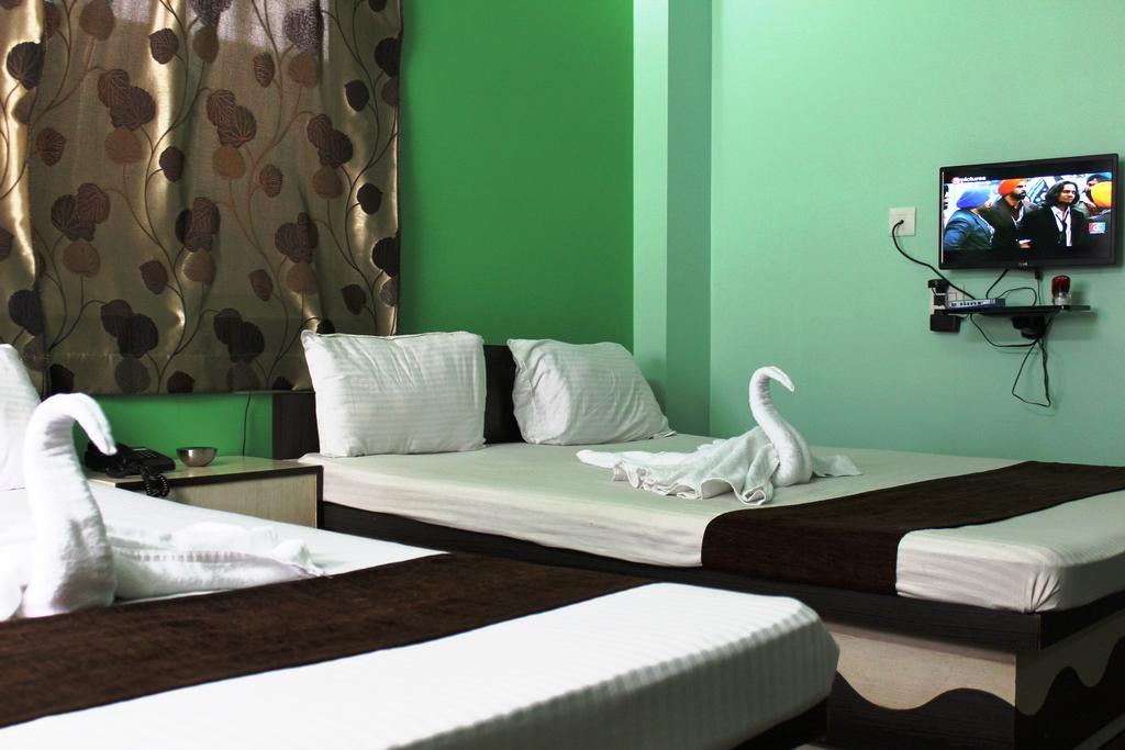 Hotel Debjyoti Siliguri Exterior photo