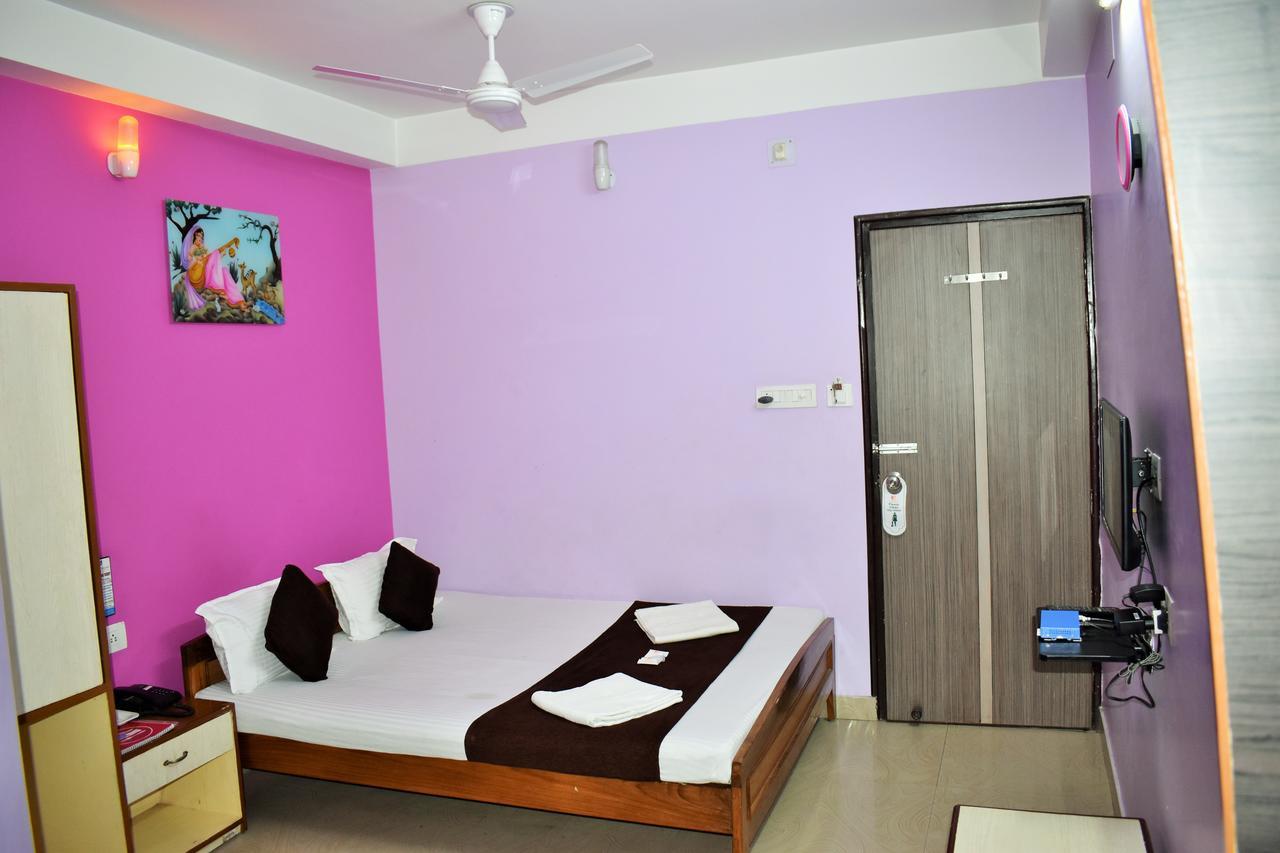 Hotel Debjyoti Siliguri Exterior photo