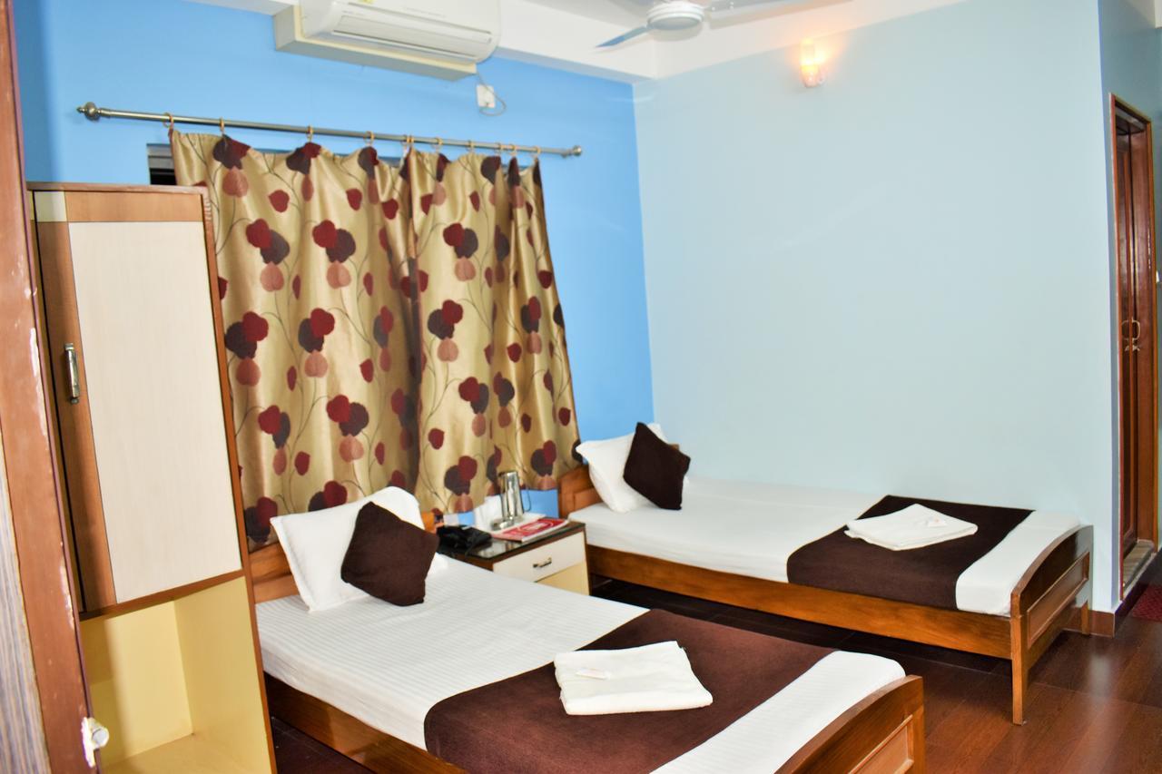 Hotel Debjyoti Siliguri Exterior photo