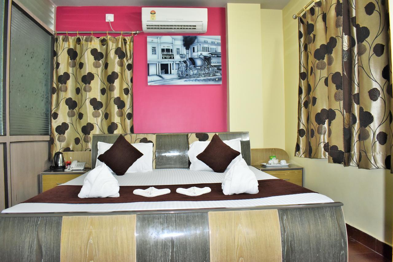 Hotel Debjyoti Siliguri Exterior photo