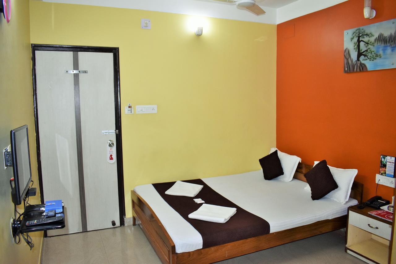 Hotel Debjyoti Siliguri Exterior photo
