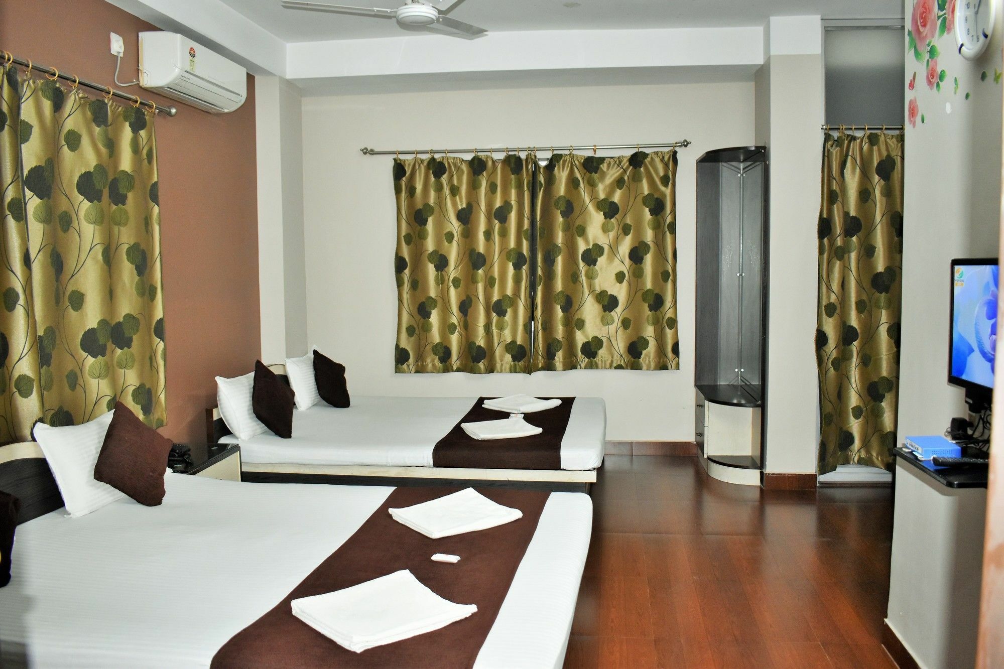 Hotel Debjyoti Siliguri Exterior photo